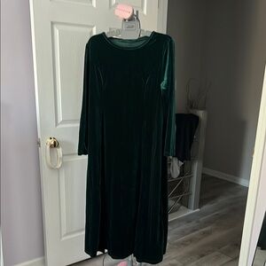 Elegant Green Velvet Dress